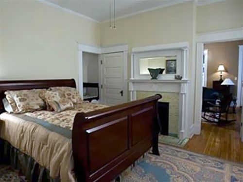 The Historic Morris Harvey House Bed & Breakfast Fayetteville Ruang foto